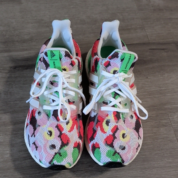 Adidas X Marimekko Ultra Boosts (Size 8) - Picture 7 of 8